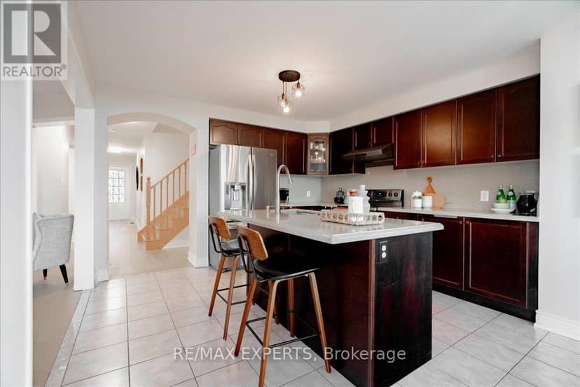 147 Armstrong Crescent — photo 20 of 40