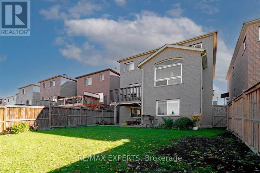 147 Armstrong Crescent — photo 40 of 40