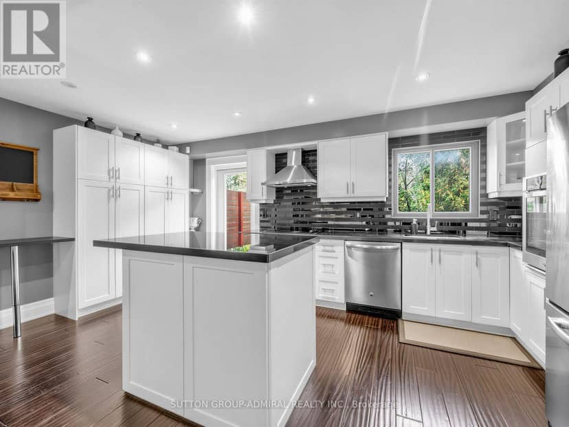 18 Riviera Drive — photo 10 of 36