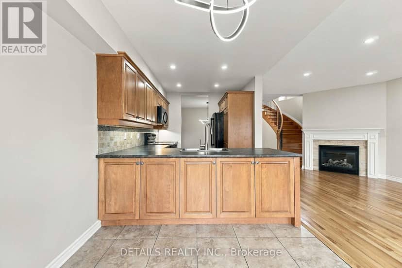1034 Marconi Avenue — photo 14 of 40