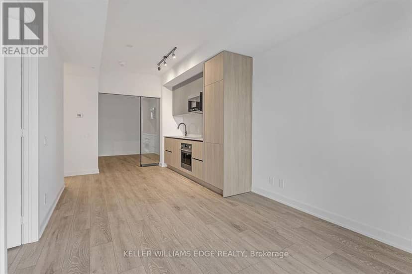 701 - 108 Peter Street — photo 9 of 26