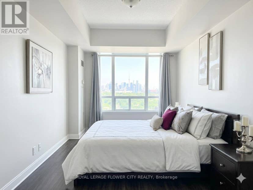 1405 - 90 Absolute Avenue — photo 4 of 15
