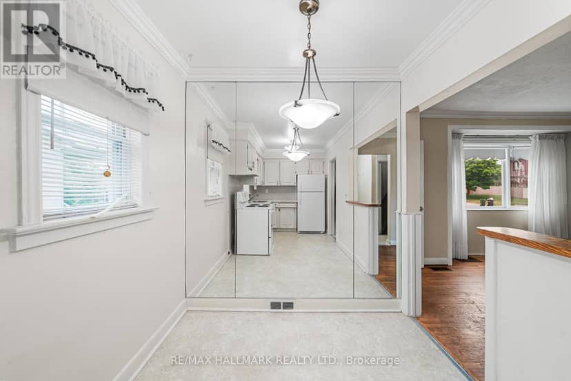 27 Sunray Crescent — photo 12 of 39