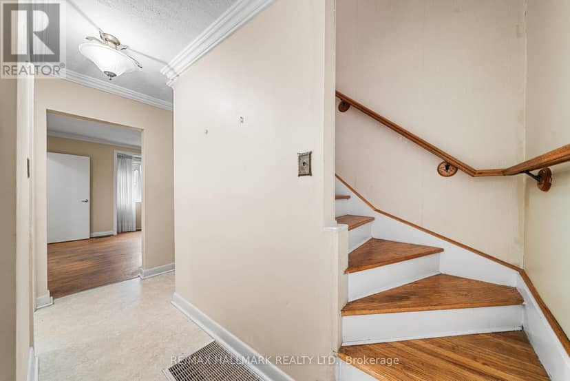 27 Sunray Crescent — photo 19 of 39