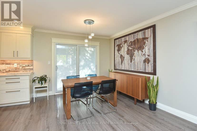699 Castleguard Crescent — photo 17 of 40