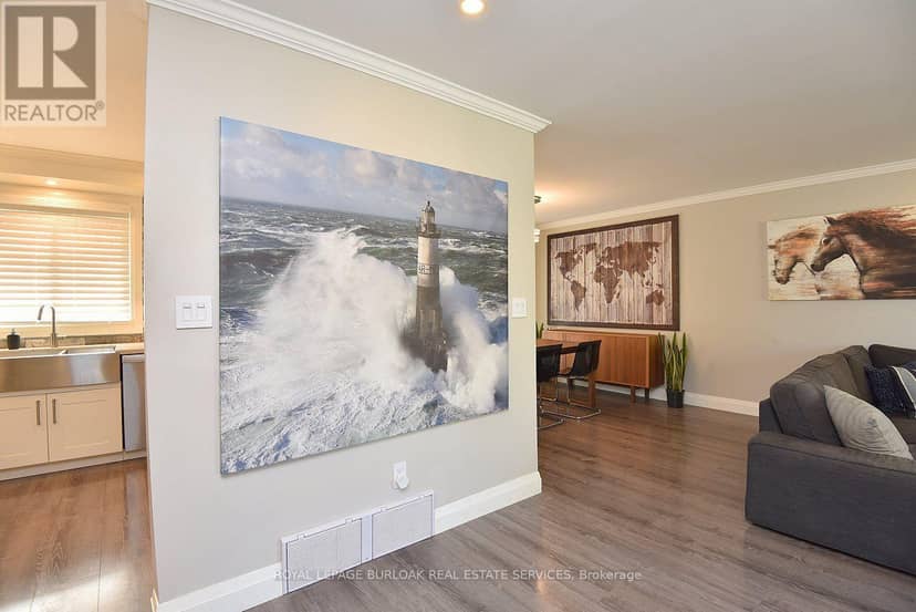 699 Castleguard Crescent — photo 9 of 40
