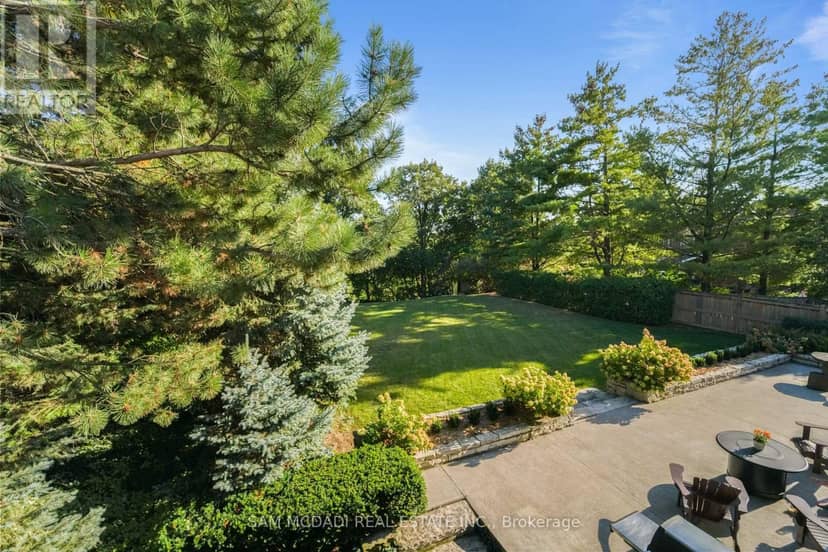 21 Kenninghall Boulevard — photo 11 of 40