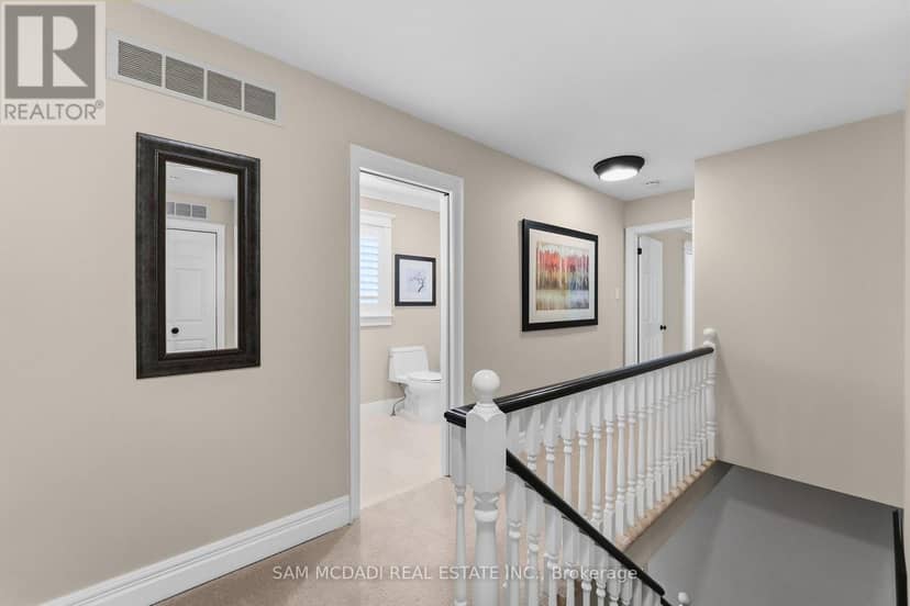 21 Kenninghall Boulevard — photo 30 of 40