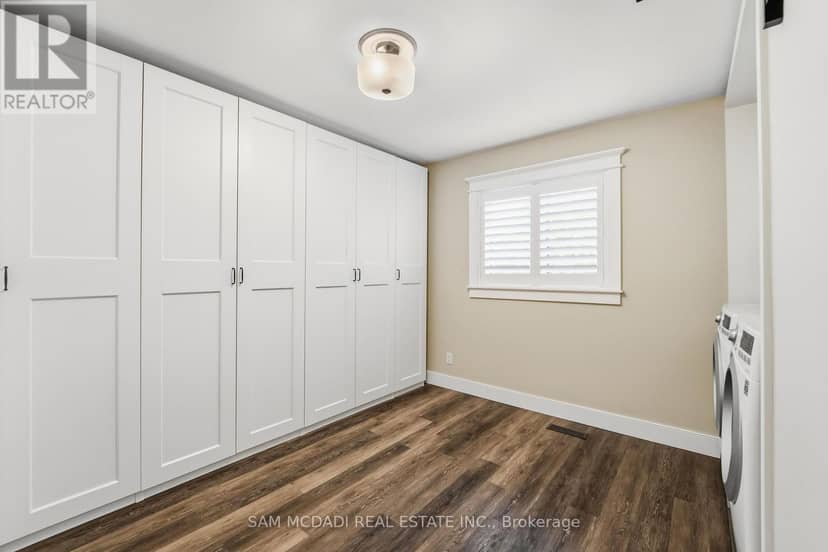 21 Kenninghall Boulevard — photo 36 of 40