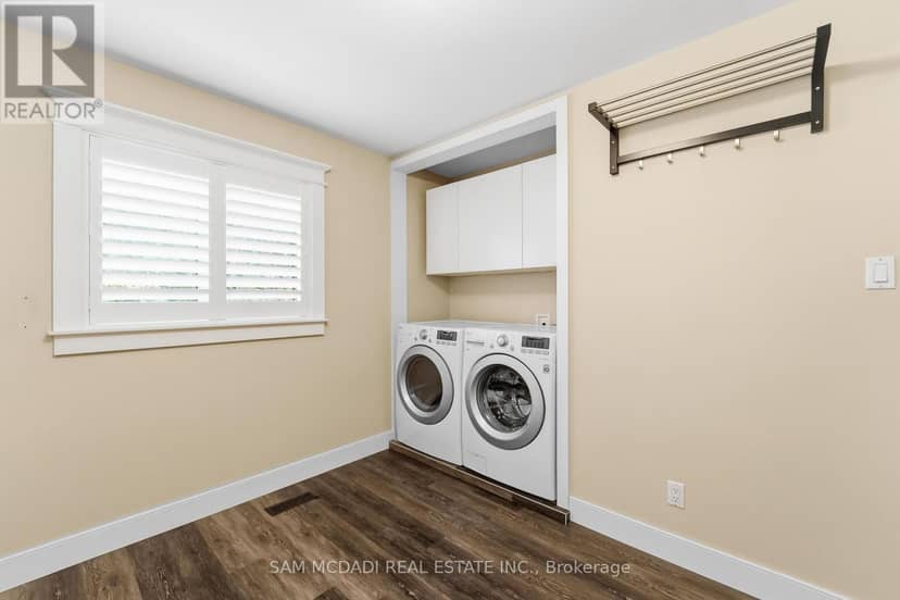21 Kenninghall Boulevard — photo 37 of 40