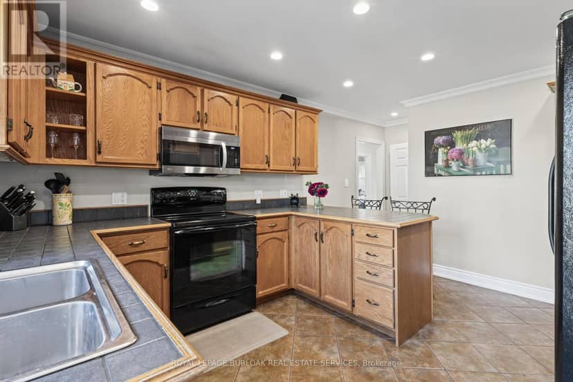 497 Townsend Avenue, Burlington, photo 7