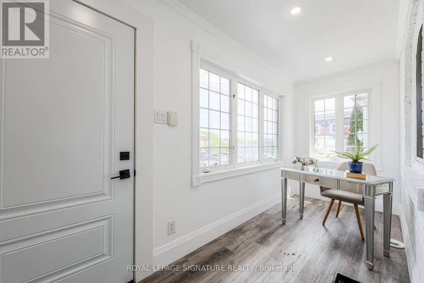 19 Schell Avenue, Toronto, photo 2