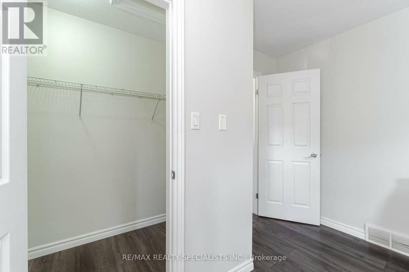 1435 Mickleborough Drive — photo 34 of 40