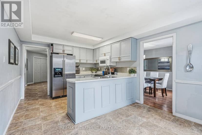 18 Rowntree Drive — photo 10 of 40