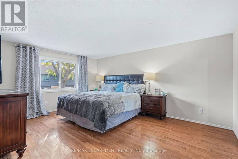 18 Rowntree Drive — photo 20 of 40