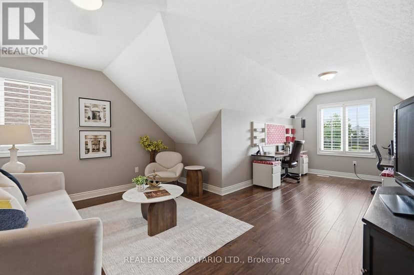 6 Pioneer Tower Crescent — photo 38 of 40