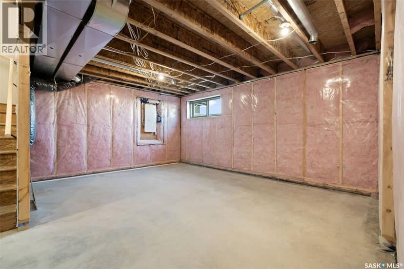 4804 Ferndale CRESCENT — photo 23 of 25
