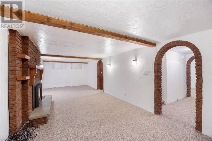 1231 Montrose Avenue — photo 32 of 40