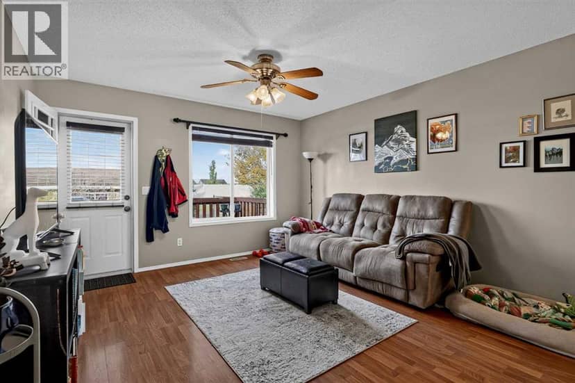 445 Stonegate Way NW, Airdrie, photo 6