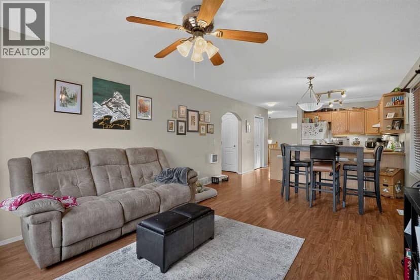 445 Stonegate Way NW, Airdrie, photo 7