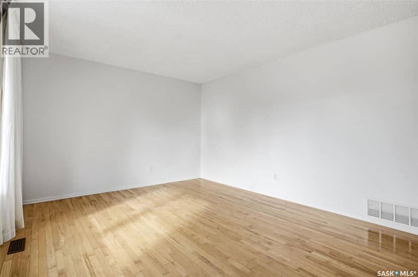 98 Read AVENUE, Regina, photo 5