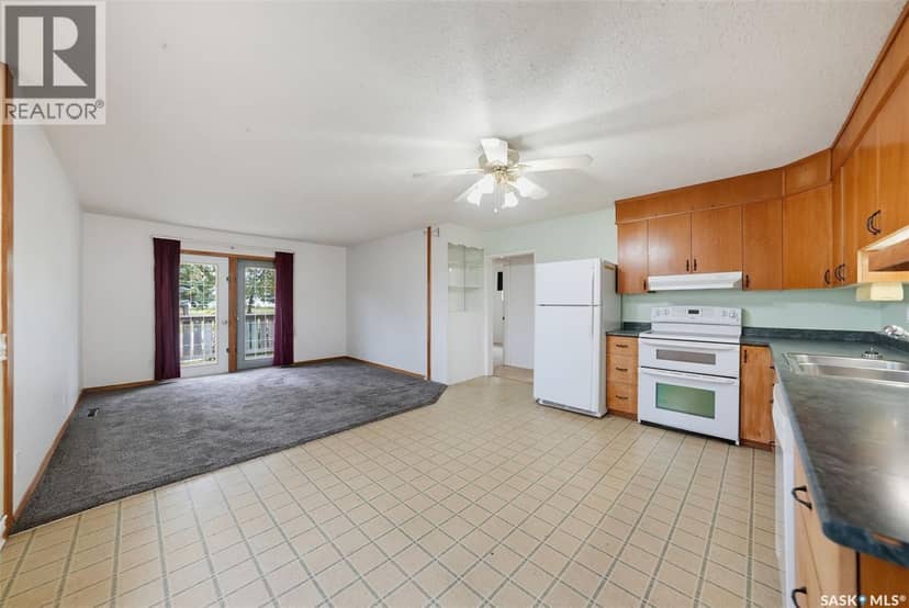 213 Stevens AVENUE — photo 4 of 27