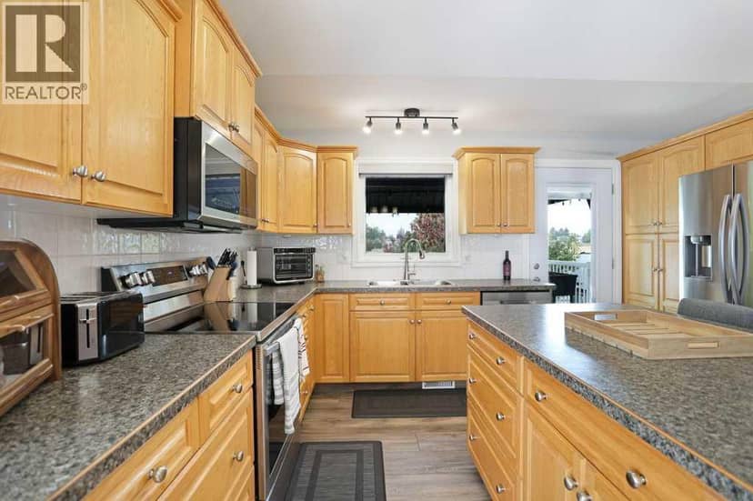 227 Meadowbrook Drive — photo 11 of 40