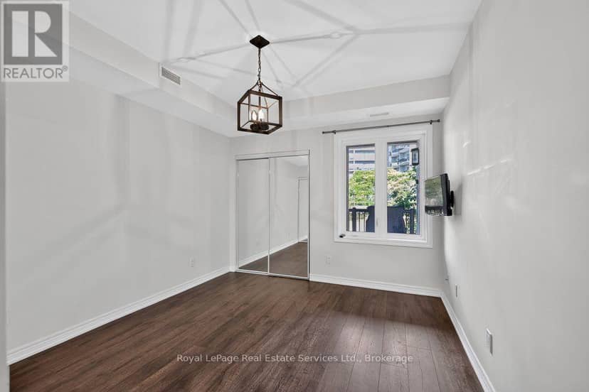 201 - 70 Stewart Street — photo 16 of 33
