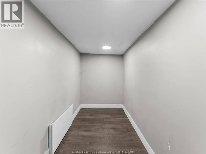 446 WYANDOTTE STREET West — photo 16 of 40