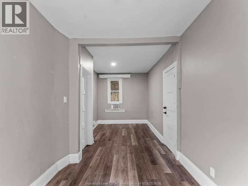 446 WYANDOTTE STREET West — photo 6 of 40