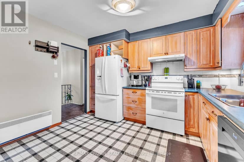 19 Knox Court, North Bay, photo 3