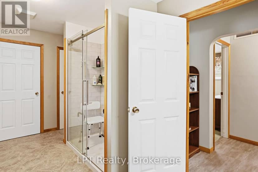 463 Frank Street — photo 21 of 40