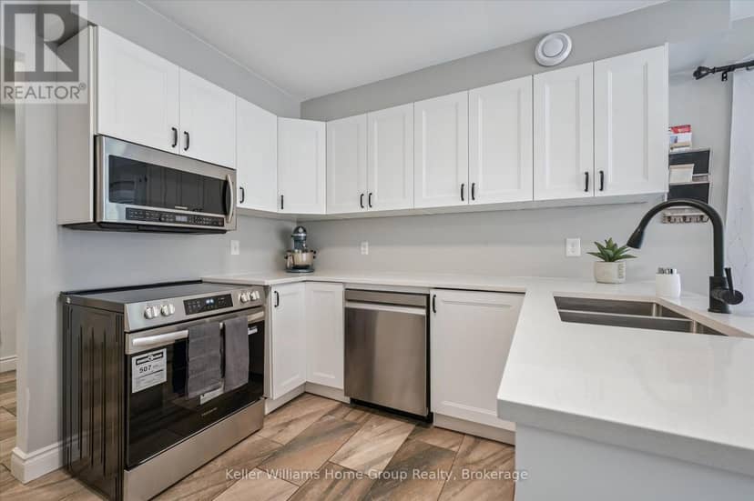 284 Colborne Street — photo 13 of 40
