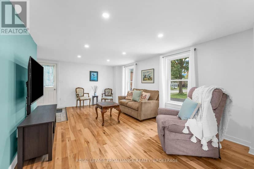 262 Brock Street, Gananoque, photo 7