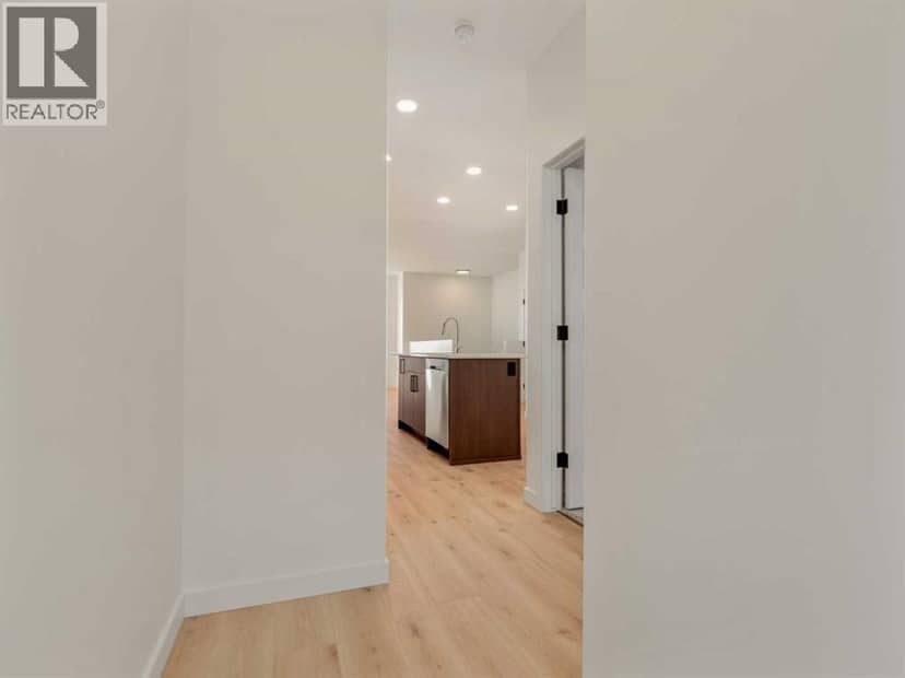 3018 47 Street S — photo 10 of 27