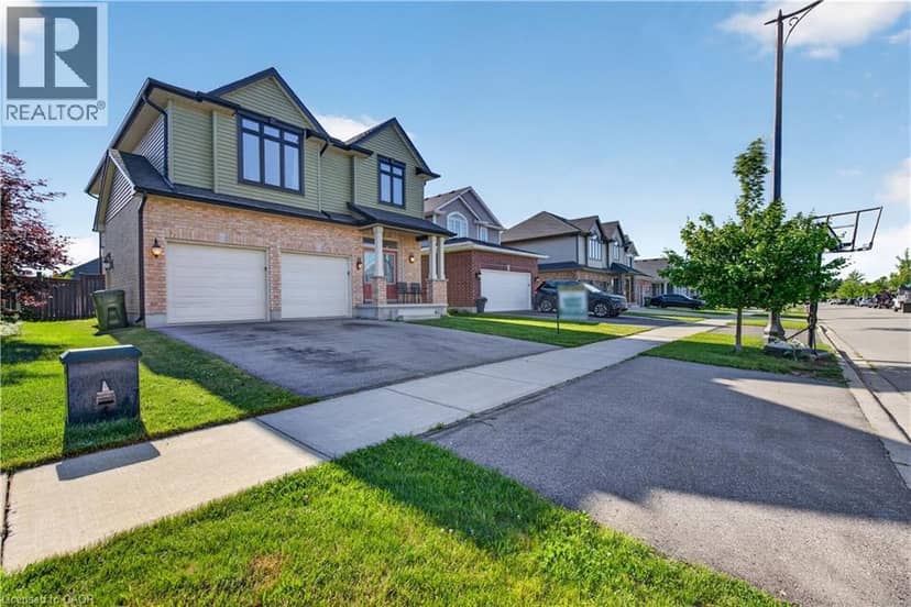32 ASHBERRY Place — photo 3 of 38
