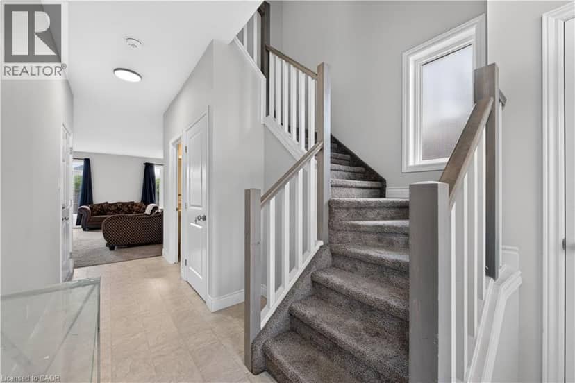 32 ASHBERRY Place — photo 20 of 38