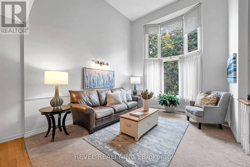 806 Linden Court, Whitby, photo 3