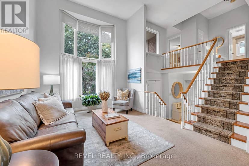 806 Linden Court, Whitby, photo 4