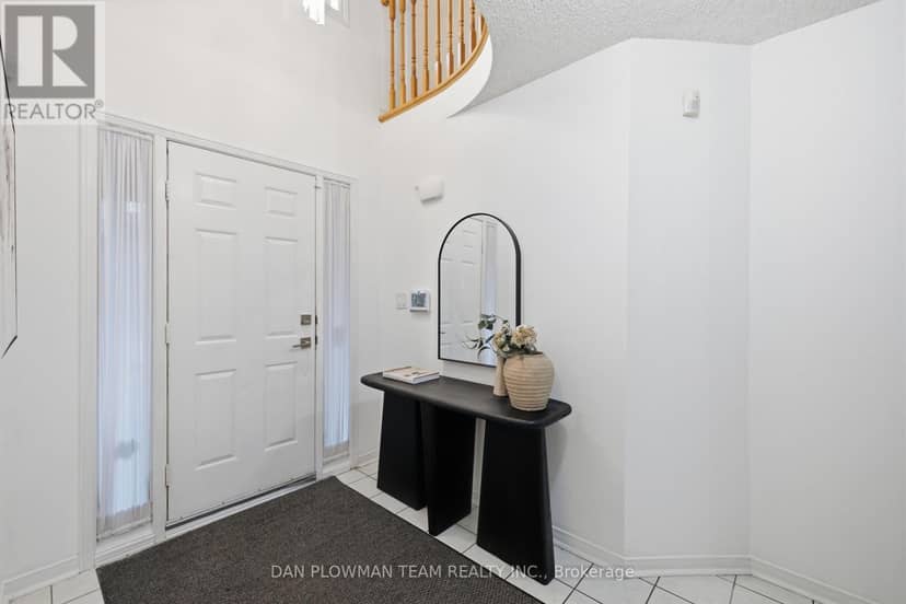 1603 Dellbrook Avenue, Pickering, photo 3