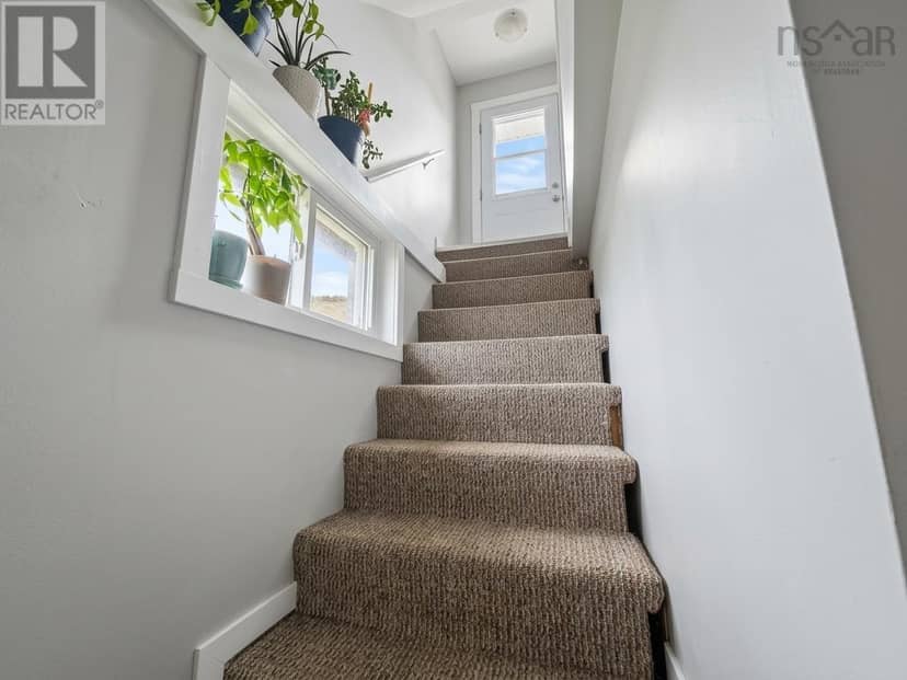 158 Woodlawn Drive — photo 14 of 32
