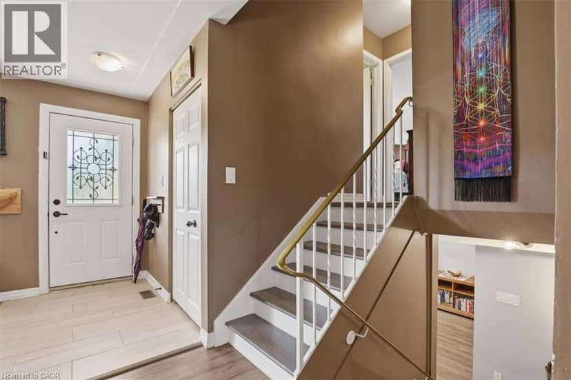 149 AVONDALE Road — photo 9 of 40