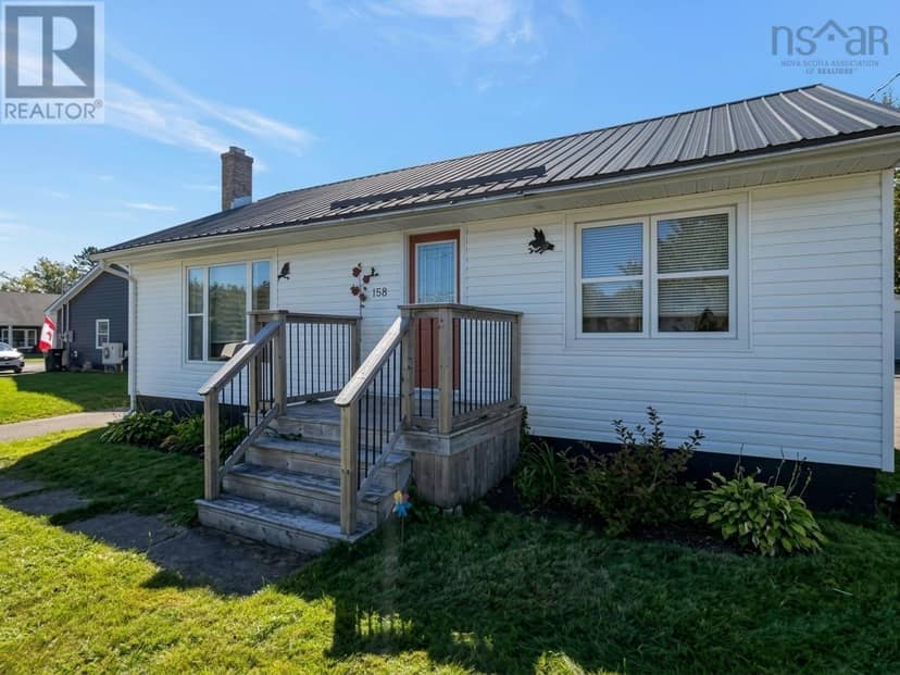 158 Woodlawn Drive, Sydney River, photo 3