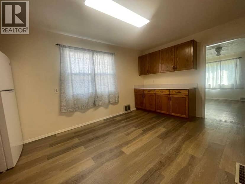 5306 50 Street, Camrose, photo 6