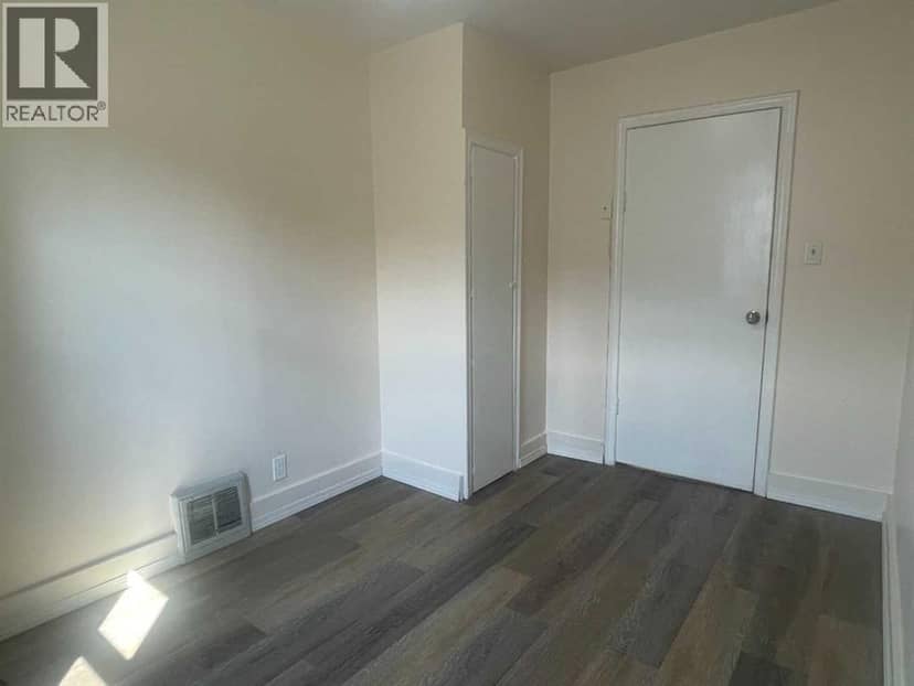 5306 50 Street — photo 16 of 25