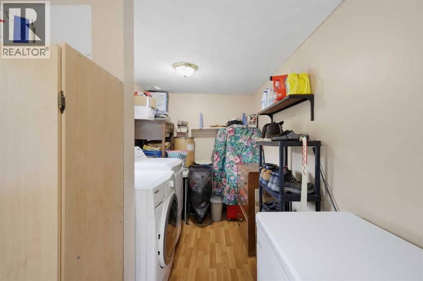 5214 50 Street — photo 18 of 40