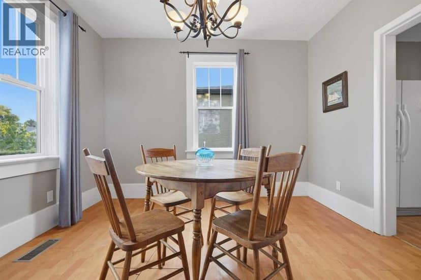 5214 50 Street — photo 36 of 40