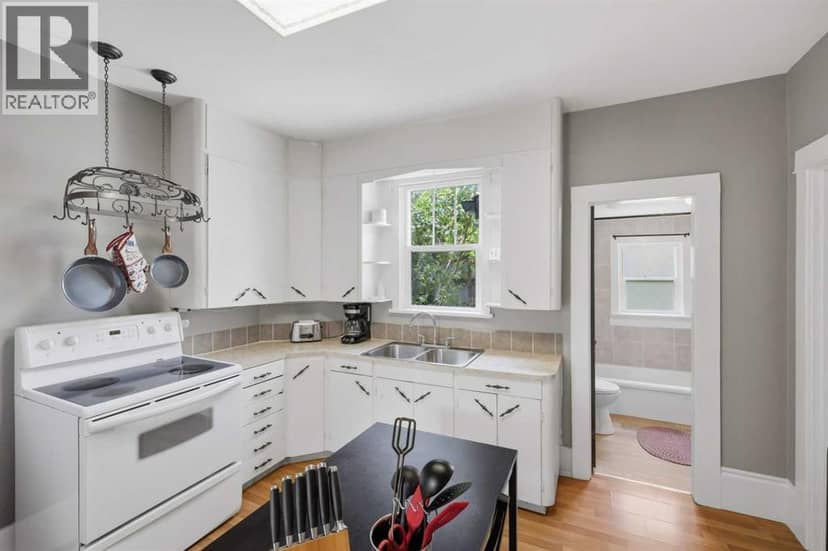 5214 50 Street — photo 23 of 40
