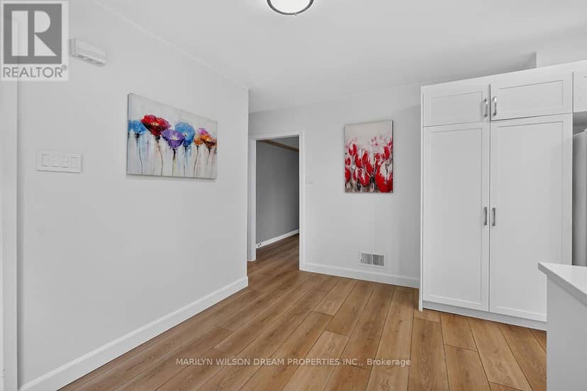 121 St Laurent Boulevard — photo 17 of 40