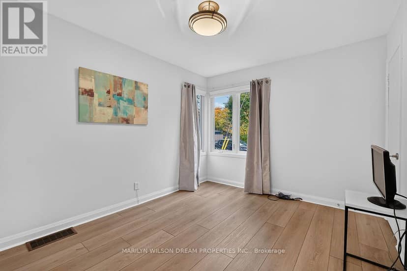 121 St Laurent Boulevard — photo 19 of 40